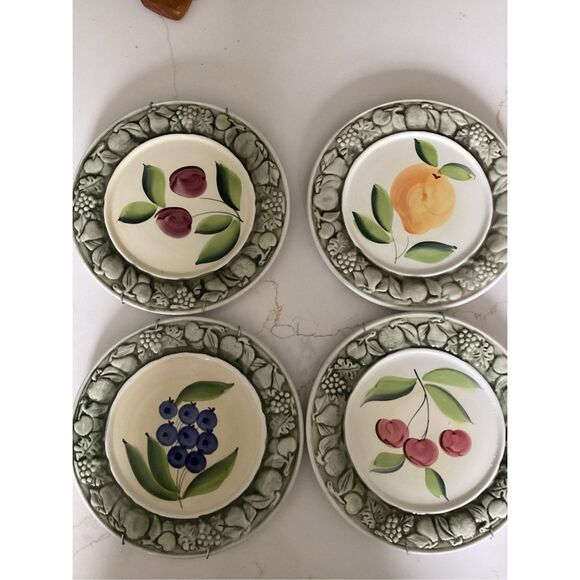 4 Pizzato Pottery Italian Ceramic Plates Handpainted 8” Raised Relief Edges Frui - Picture 1 of 8